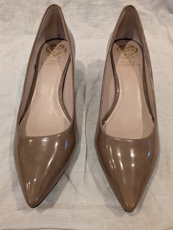 Vince Camuto Shoes - Meow! Vince Camuto Naureen Taupe Patent Pointed-Toe kitten heels size 9